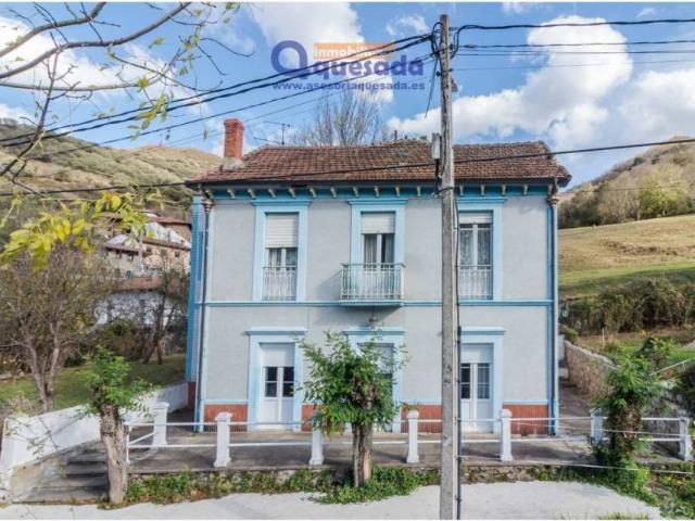 Casa en venta en Lena, Asturias