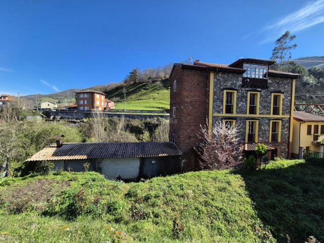 Casa en venta en El Corraón, Lena