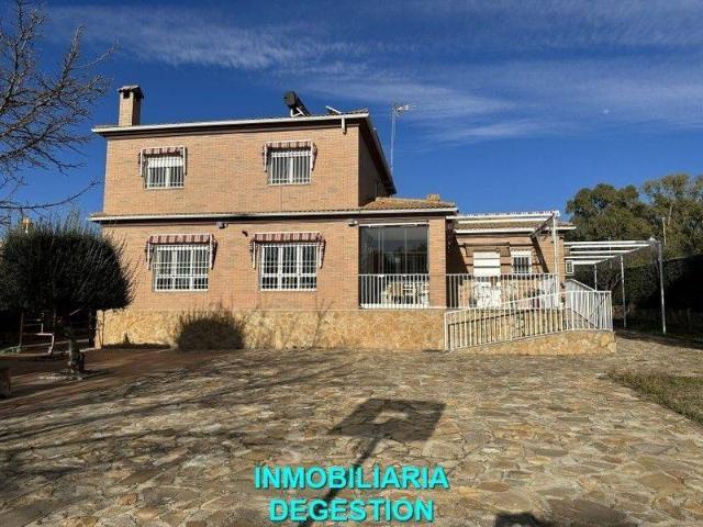 Casa en venta en Linares, Andalucía