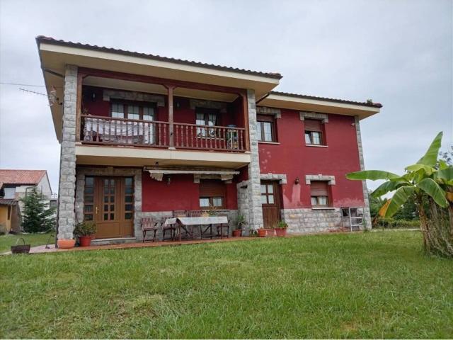 Casa en venta en Villaḥormes, Llanes