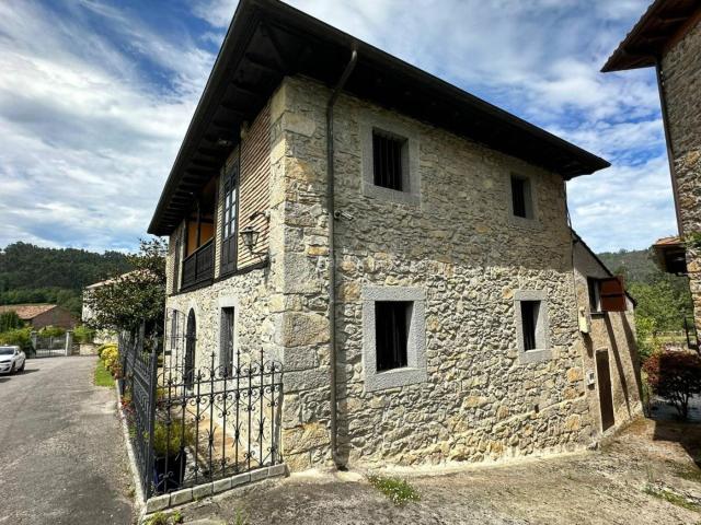 Chalet en venta en Cue, Llanes