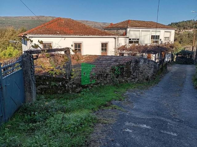 Casa en venta en Lobeira
