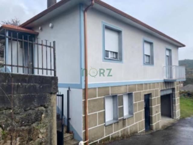 Casa en venta en Lobios