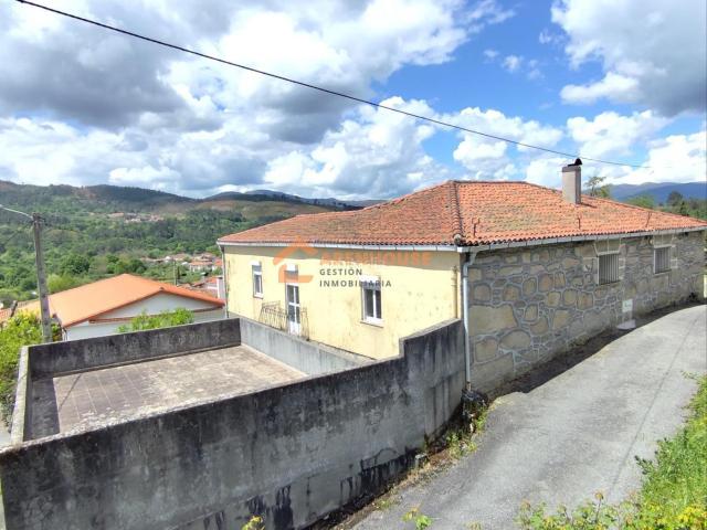 Casa en venta en Lobios