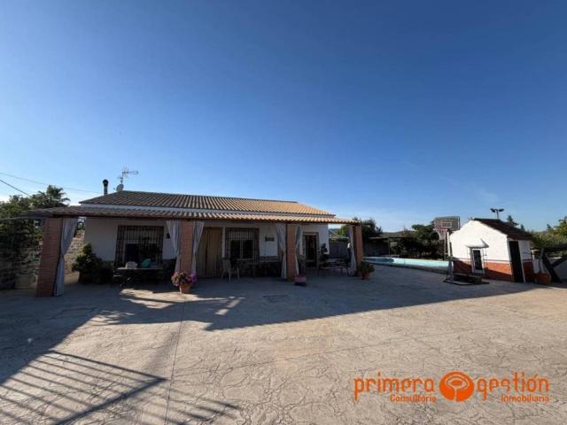 Casa en venta en Lora Del Río, Andalucía