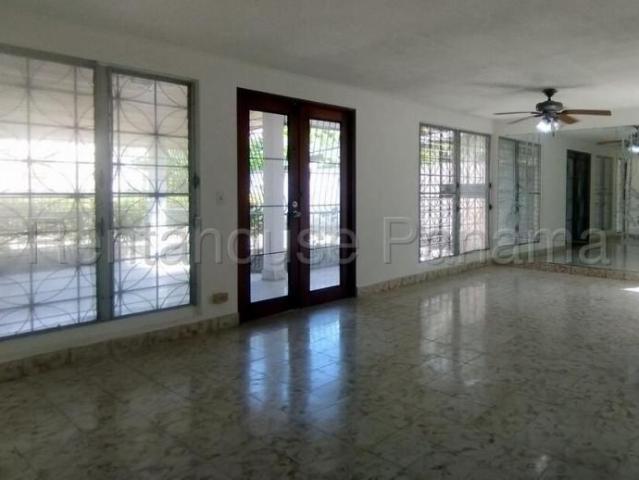 Casa en Venta en Los Angeles Los Angeles Chiriquí 497 m2. 4 hab