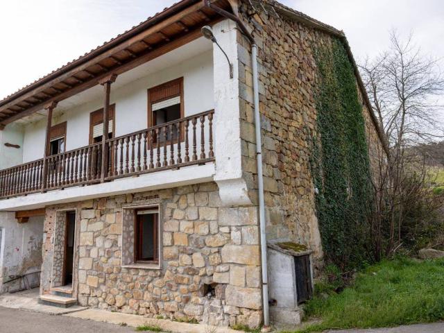 Casa en venta en Los Corrales De Buelna, Cantabria
