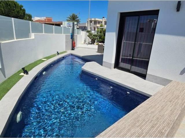 Casa en venta en el Baix Segura / La Vega Baja, Valencia