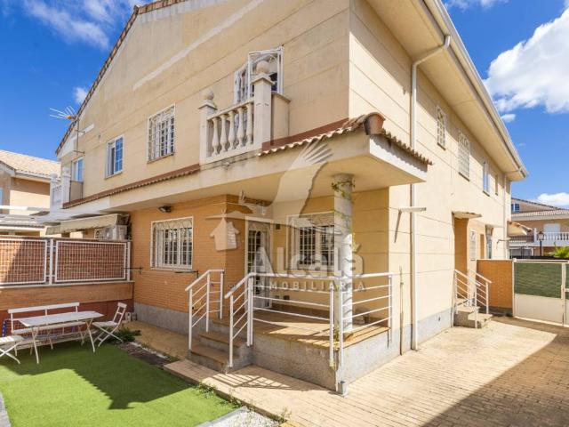 Casa en venta en Los Santos De La Humosa, Madrid
