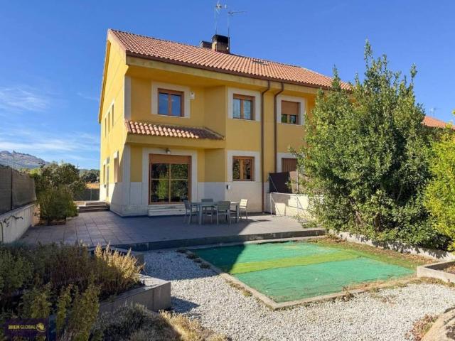 Casa en venta en Lozoyuela-navas-sieteiglesias, Madrid