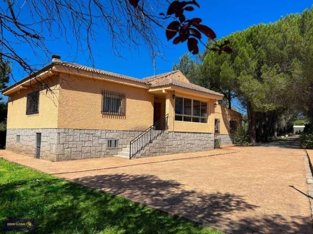 Casa en venta en Lozoyuela-navas-sieteiglesias, Madrid
