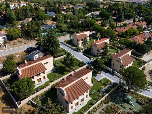 Casa en venta en Lozoyuela-navas-sieteiglesias, Madrid