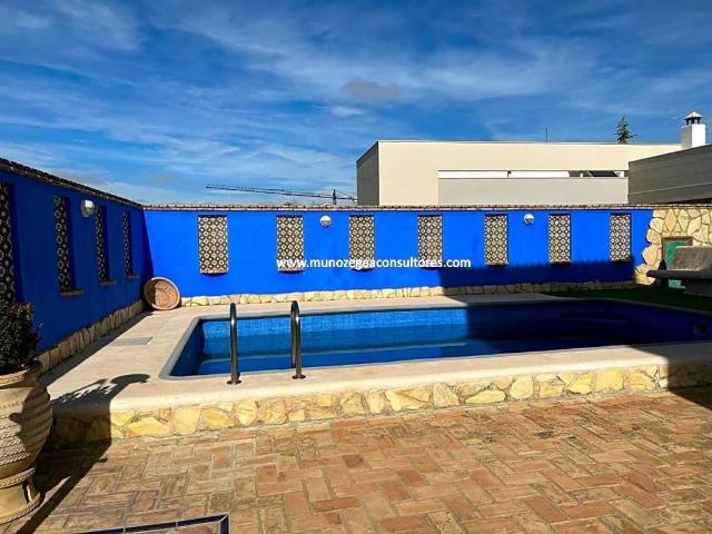 Casa en venta en Lucena, Andalucía