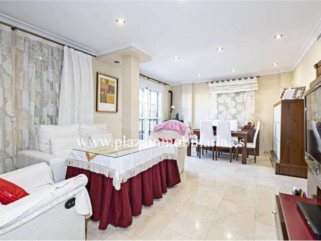 Casa en venta en Lucena, Andalucía