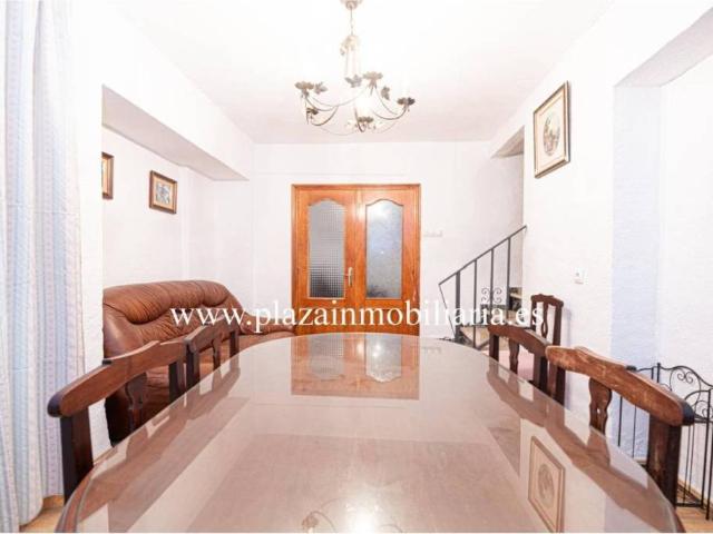 Casa en venta en Lucena, Andalucía