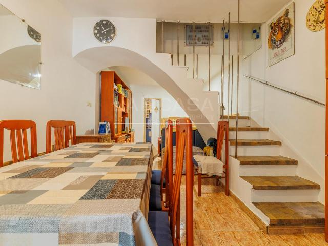 Casa en venta en Cortes, Madrid