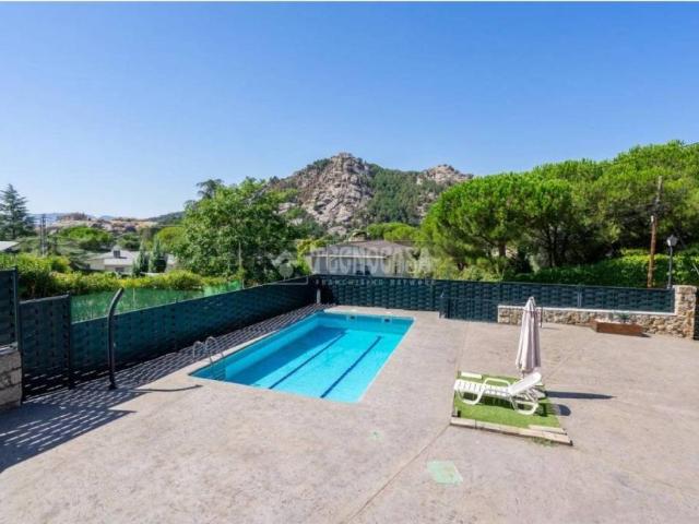 Casa en venta en Manzanares El Real, Madrid