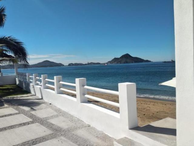 Casa en venta en Manzanillo Frente a la Playa
