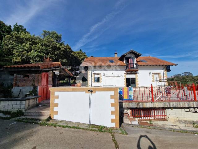 Casa en venta en Prezanes, Santa Cruz De Bezana