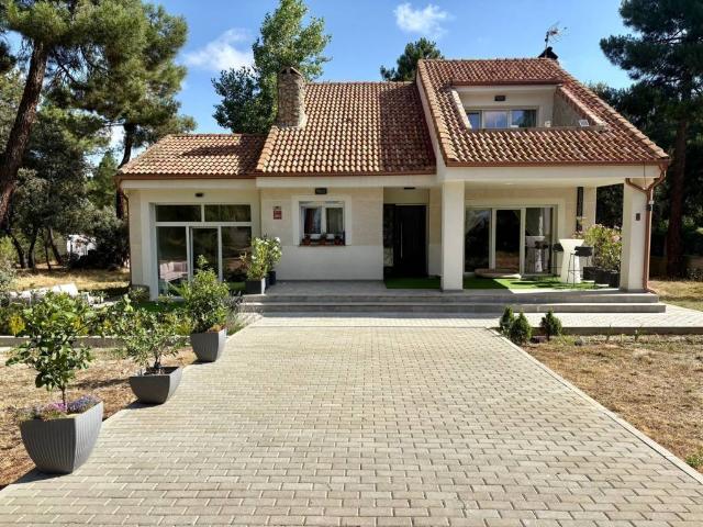 Casa en venta en Urbanización Pinar de Párraces, Marugán