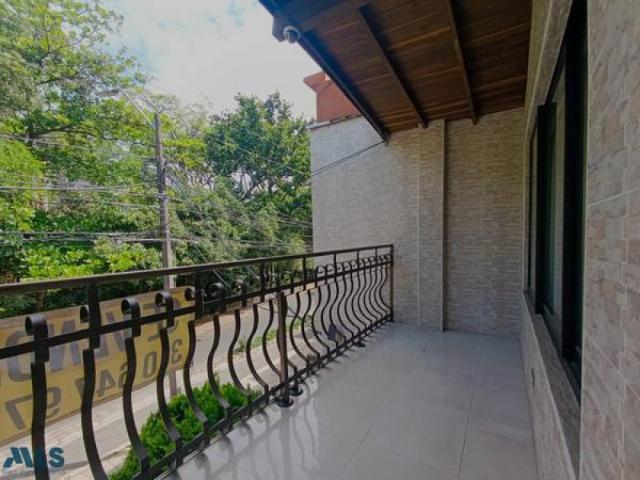 Casa en venta en Miravalle, Medellín