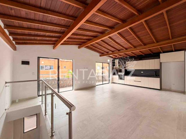 Casa en venta en Miravalle, Medellín