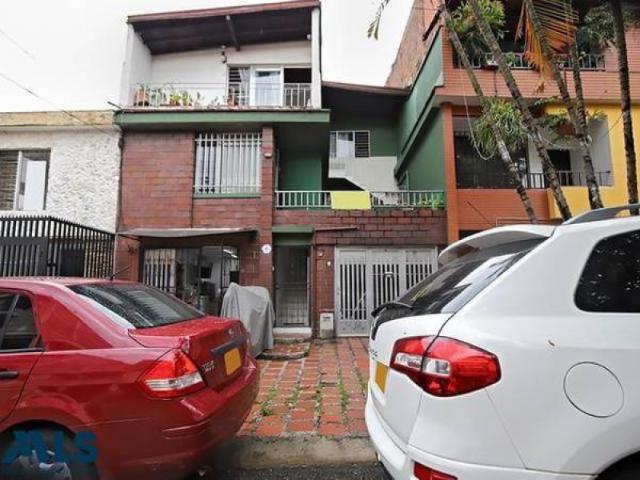Casa En Venta En Medellin En Rosales V321927
