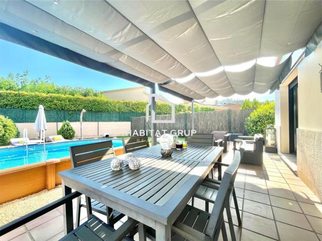Casa en venta en Medinyà, Gironès