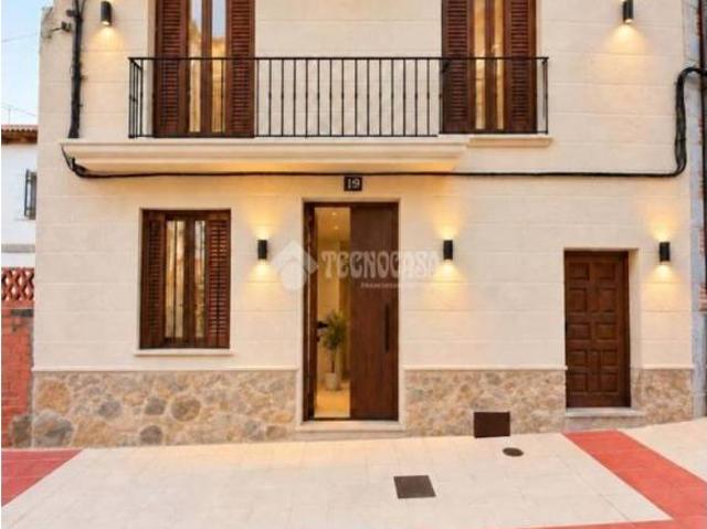 Casa en venta en Menasalbas, Toledo