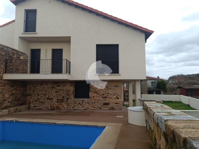 Casa en venta en A Merca, Terra da Celanova