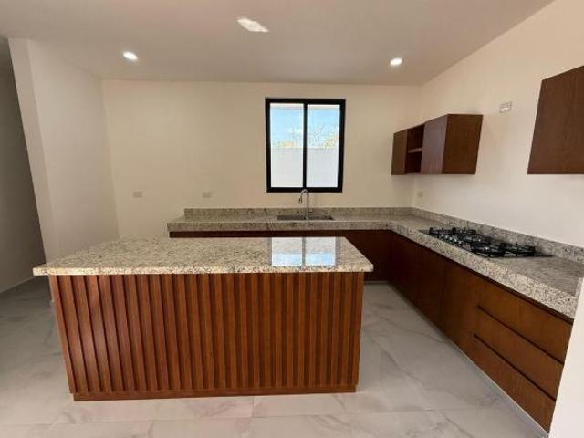 CASA EN VENTA EN MÉRIDA, TEMOZÓN, CASA TEMOZÉN, ENTREGA INMEDIATA