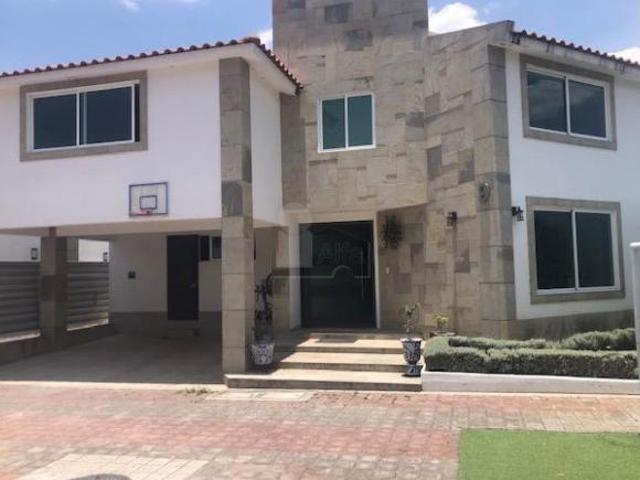 Casa en venta en Metepec, ubicada en Residencial Villas del Bicentenario
