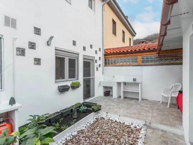 Casa en venta en Barreo, Mieres