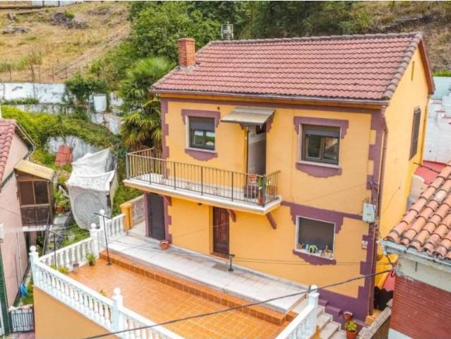 Casa en venta en Mieres, Asturias