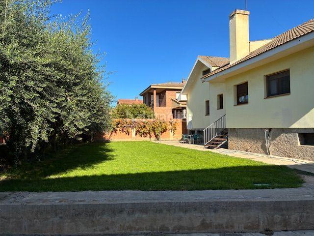 Casa en venta en Miralcamp, Lleida