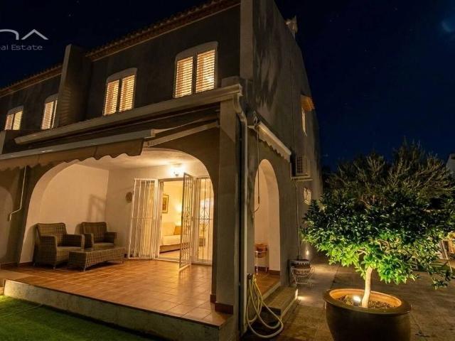 Casa en venta en Miramar, València / Valencia
