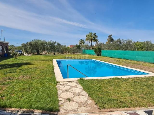 Casa en venta en Utrera, Andalucía