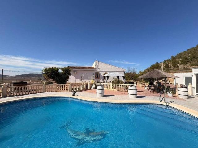 Casa en venta en el Vinalopó Mitjà / El Vinalopó Medio, Valencia