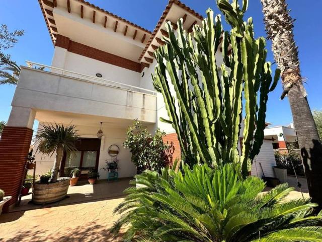 Casa en venta en el Vinalopó Mitjà / El Vinalopó Medio, Valencia