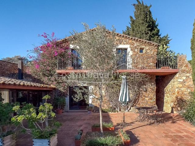 Casa Rural en venta en Mont-ras