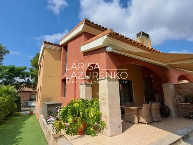 Casa en venta en Mont-roig Del Camp