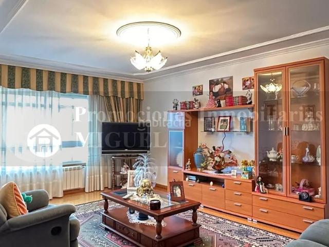 Casa en venta en Monterrei, Verín