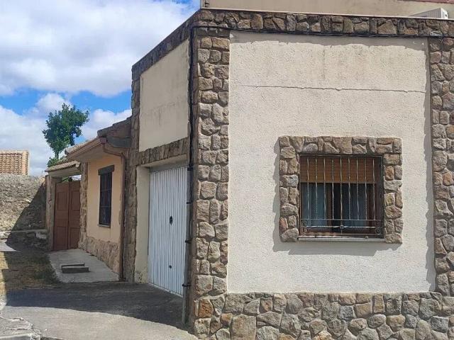 Casa en venta en Monterrubio, Segovia