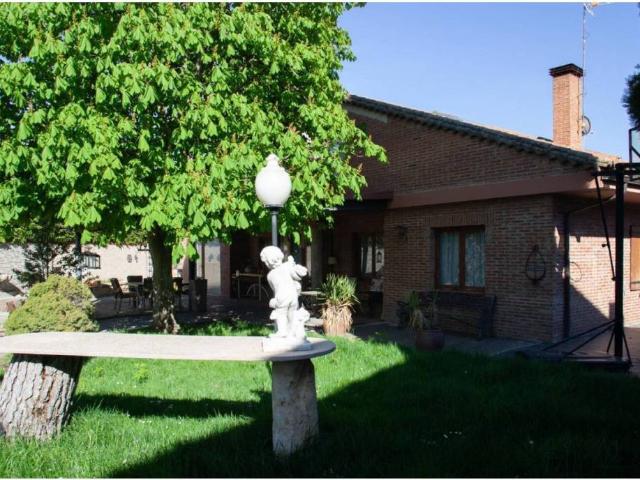 Casa en venta en Monterrubio De Armuña, Castilla y León