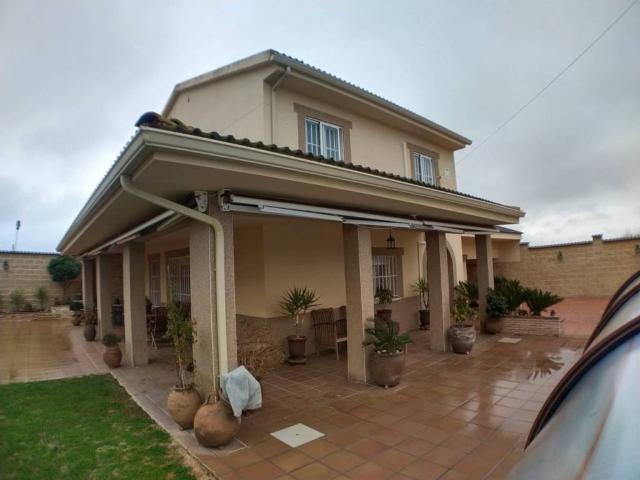 Casa en venta en Moraleja De Enmedio, Madrid