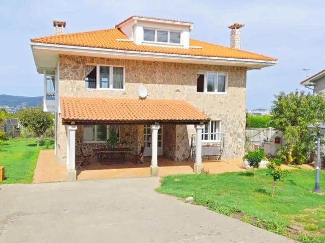 Casa en venta en A Pedreira, Ferrol