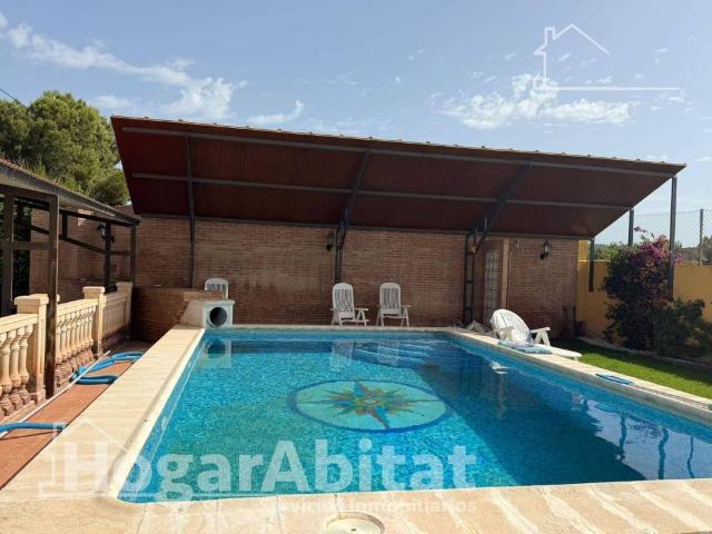 Casa en venta en el Camp de Túria, Valencia