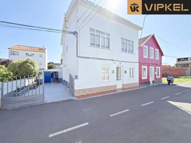 Casa en venta en Narón, Ferrol