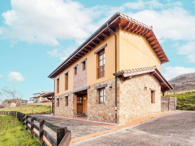 Casa en venta en Nava, Asturias