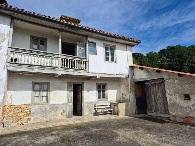 Casa en venta en Nava, Asturias
